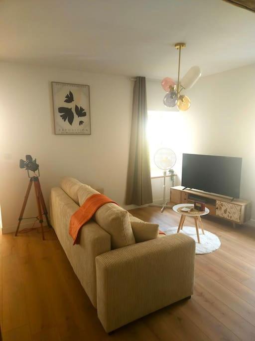 "La Tour", Logement Cosy, Au Calme Vertrieu Exterior photo